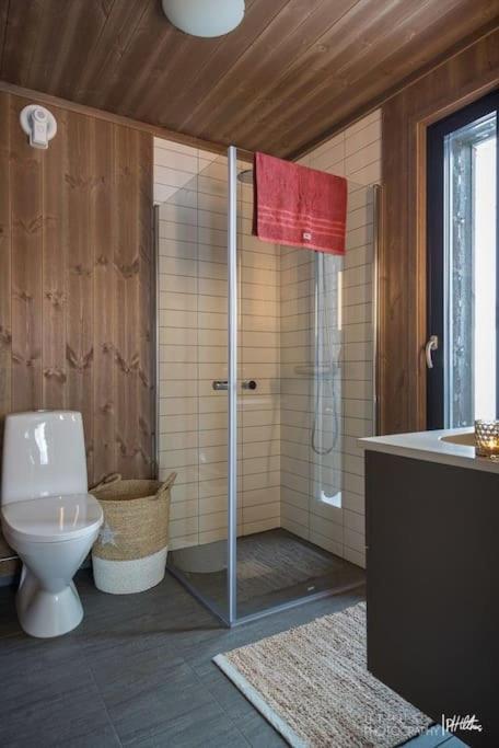 Nydelig Og Moderne Pa Kikut - 6 Senger, 4 Soverom Og Jacuzzi Holiday home *