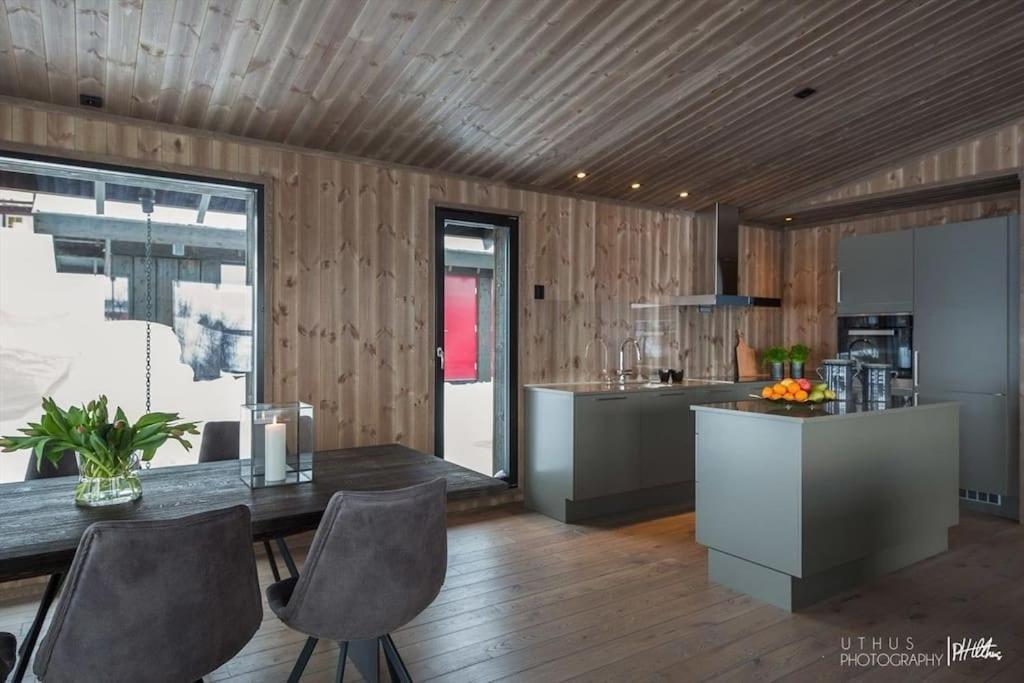 Holiday home Nydelig Og Moderne Pa Kikut - 6 Senger, 4 Soverom Og Jacuzzi *